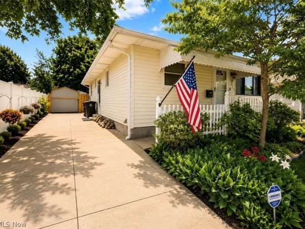 2065 Hackberry Street , Akron, OH 44301