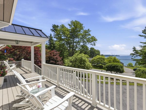 4 Ledge Road, Cumberland, ME 04110