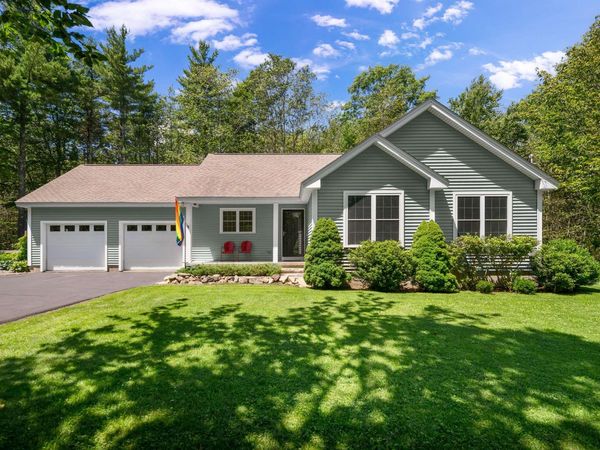 14 N Village Road, York, ME 03902