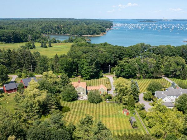 17 Thornhurst Road, Falmouth, ME 04105