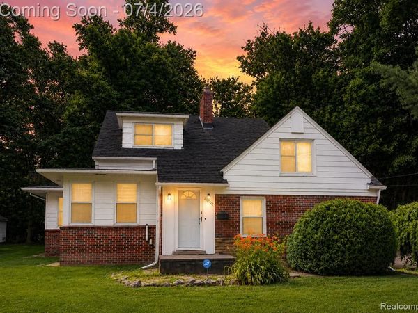 20552 Huntington Avenue, Harper Woods, MI 48225