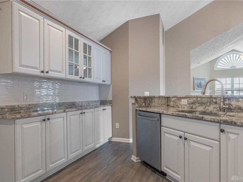 221 Villa Pointe Drive, Springboro, OH 45066 Photo 10