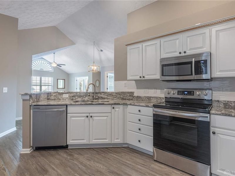 221 Villa Pointe Drive, Springboro, OH 45066 Photo 9