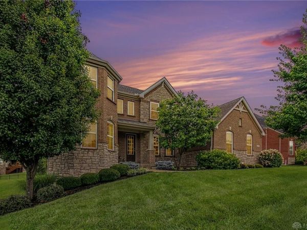 8961 Oakcrest Way, West Chester, OH 45069