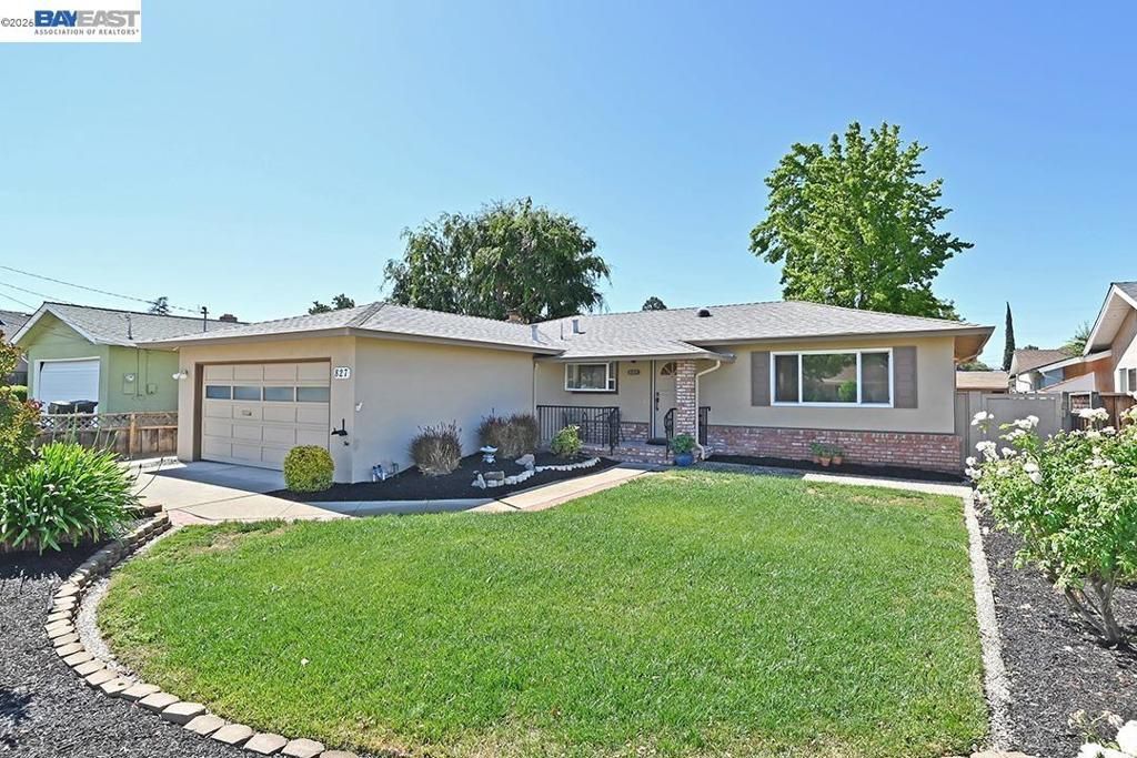827 Caliente Ave, Livermore, CA 94550 Main Photo
