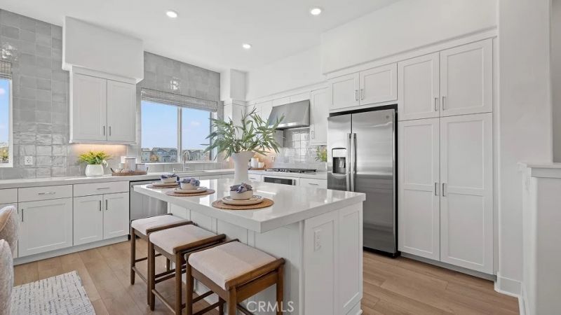 832 Sonia, Irvine, CA 92618 Main Photo