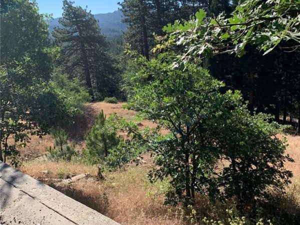 31533 Circle View Drive, Running Springs, CA 92382