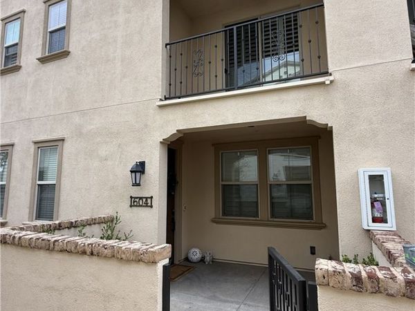 604 El Paseo, Lake Forest, CA 92610