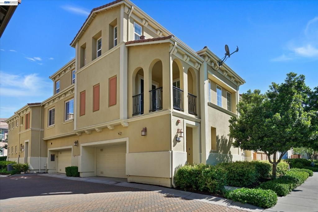 576 Heligan Ln, Unit 2, Livermore, CA 94551 Main Photo