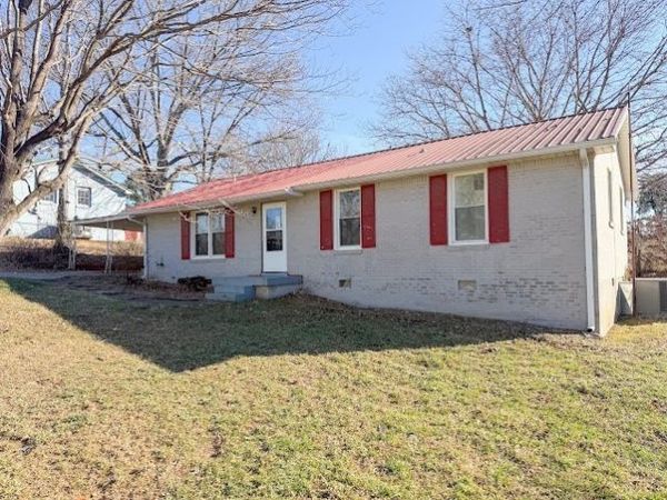 1704 Walnut Ave , Lawrenceburg, TN 38464