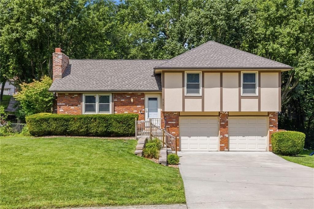 8008 N Garfield Avenue, Kansas City, MO 64118 Main Photo