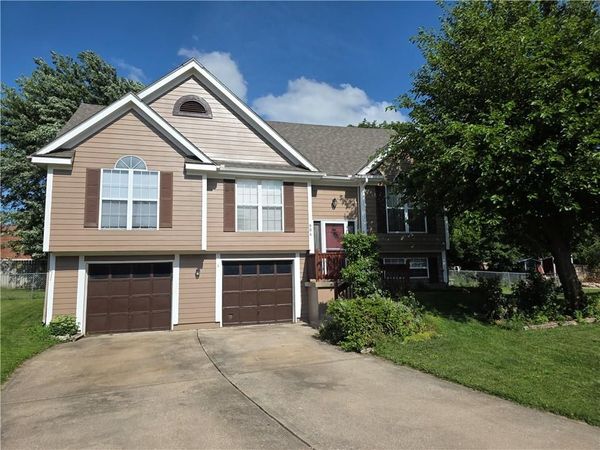 906 Rome Court, Belton, MO 64012