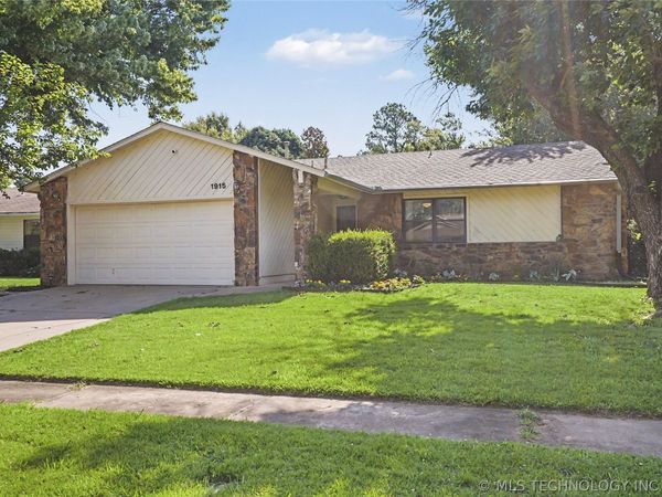 1915 N Eucalyptus Court, Broken Arrow, OK 74012