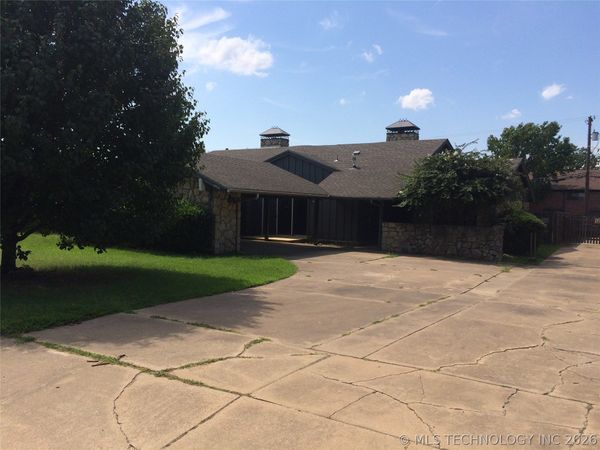 4912 S Knoxville Place, Tulsa, OK 74135