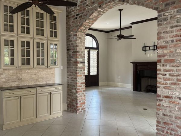 13712 Landmark Dr, Baton Rouge, LA 70810