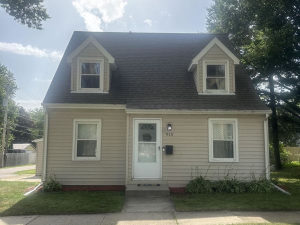 915 West Street, Baraboo, WI 53913