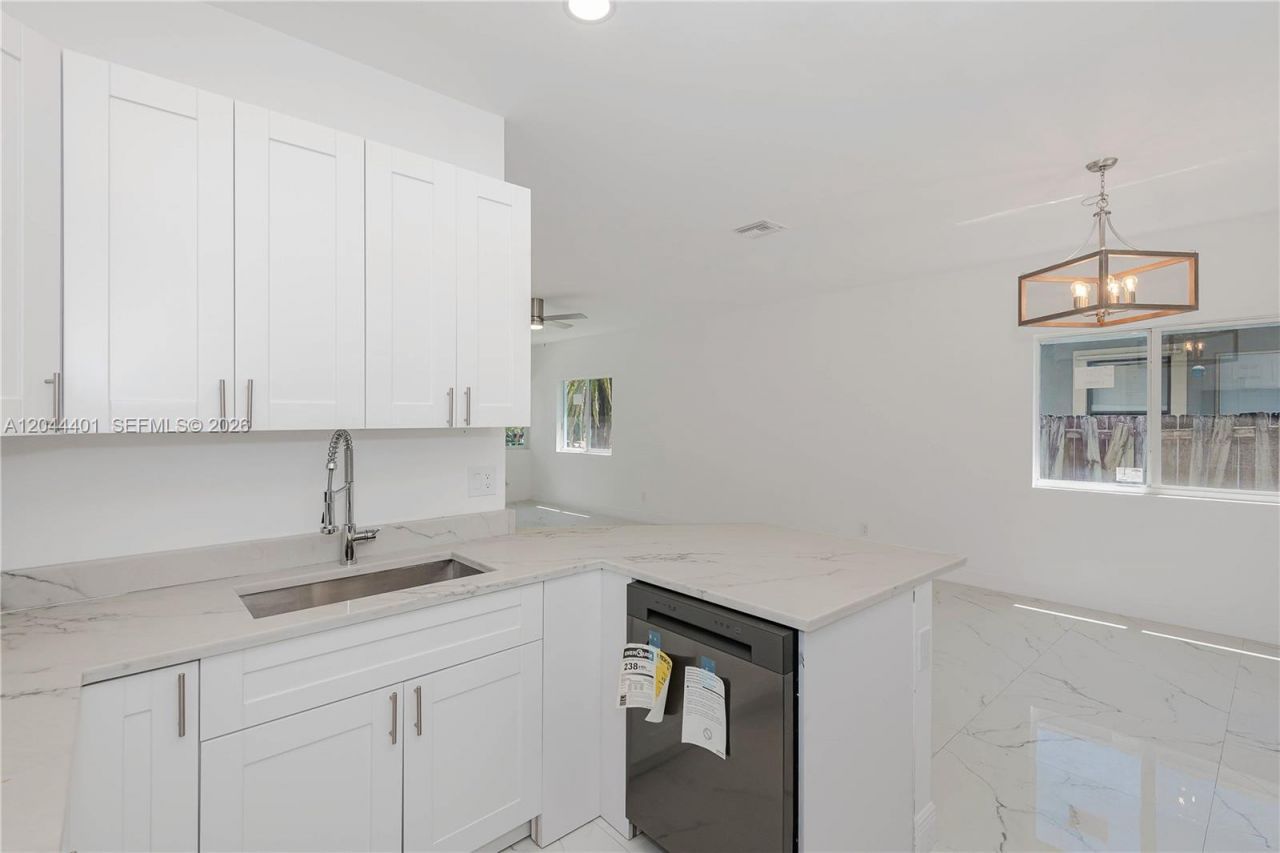 731 SW 6th St , Dania Beach, FL 33004 Photo