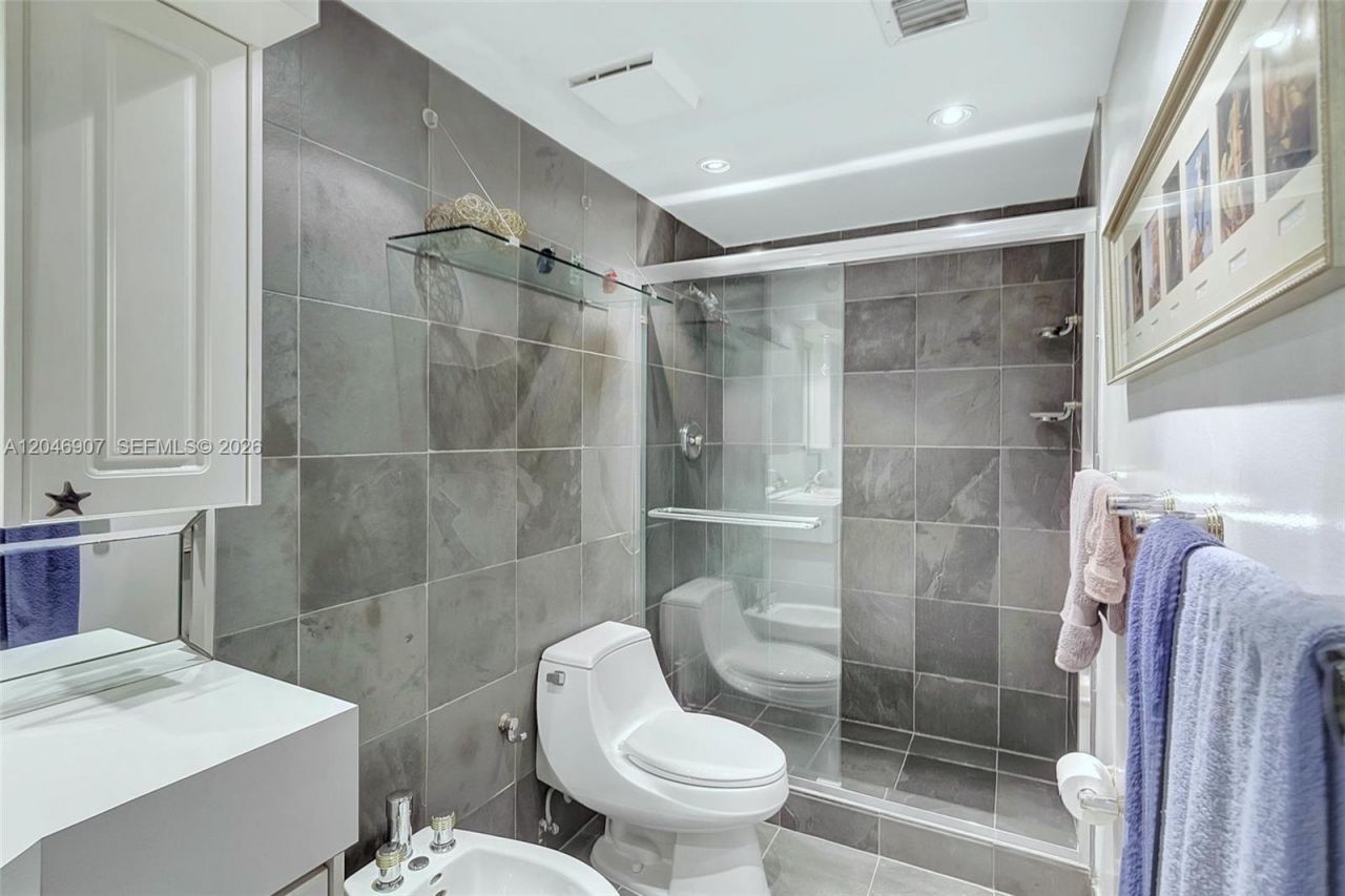 5005 Collins Ave, Unit 1224, Miami Beach, FL 33140 Photo