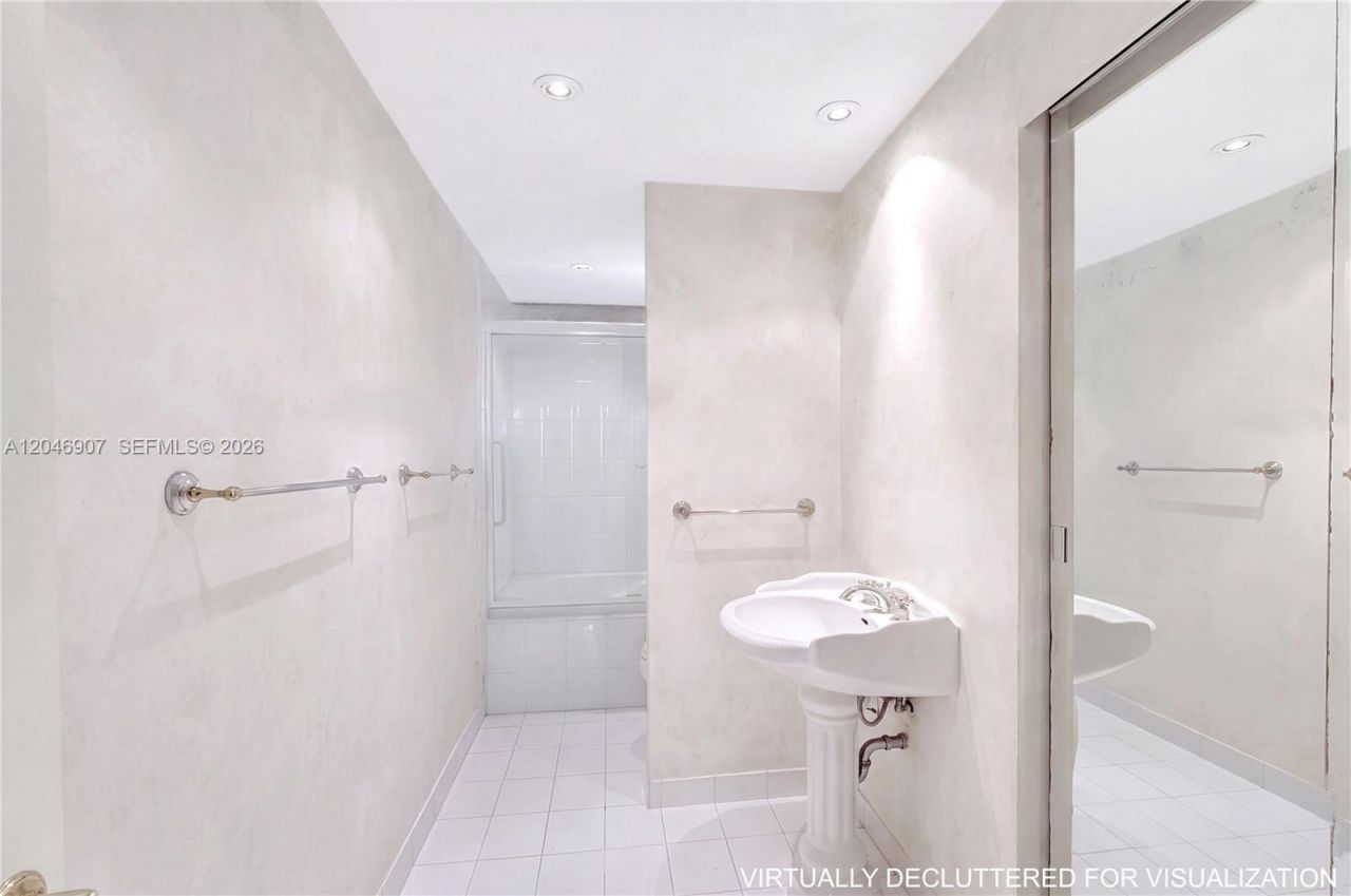 5005 Collins Ave, Unit 1224, Miami Beach, FL 33140 Photo