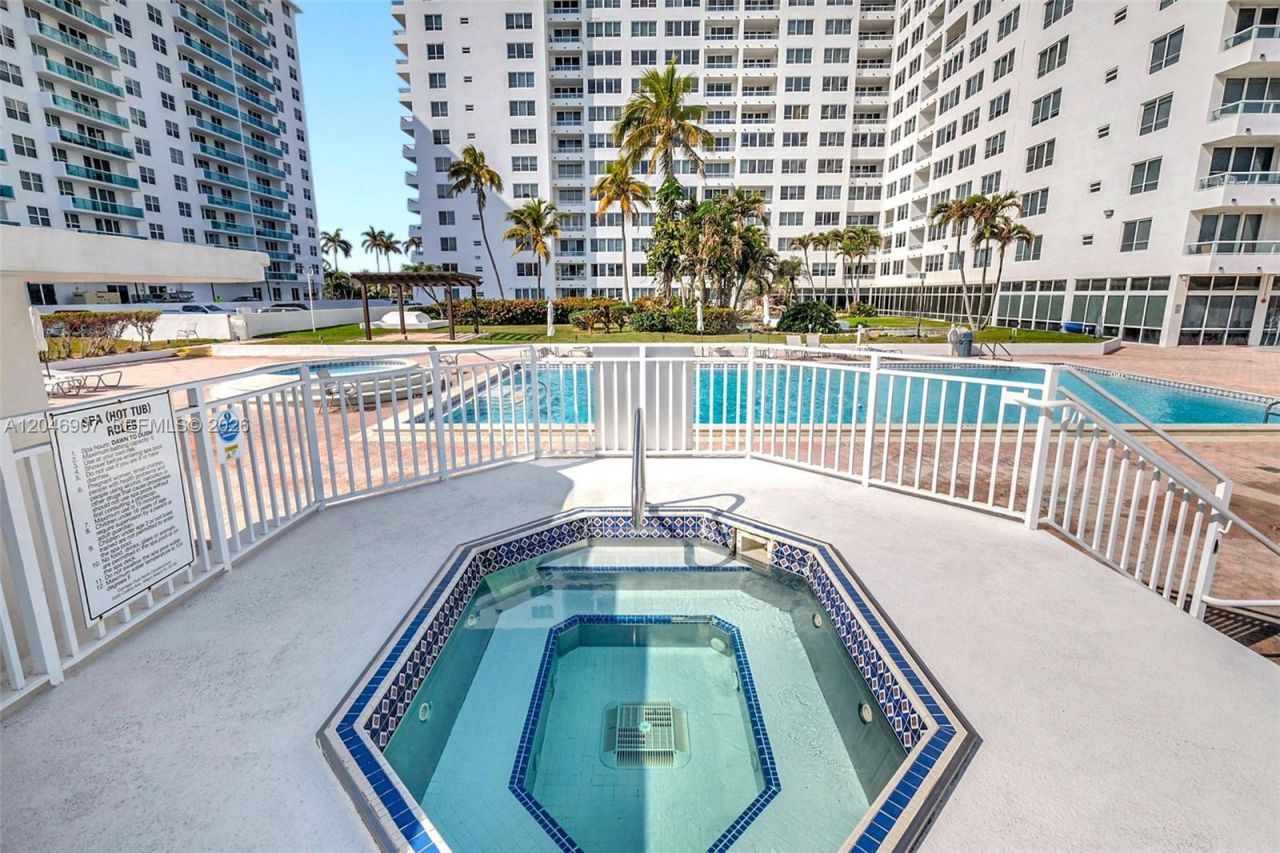 5005 Collins Ave , Unit 1224, Miami Beach, FL 33140 Photo