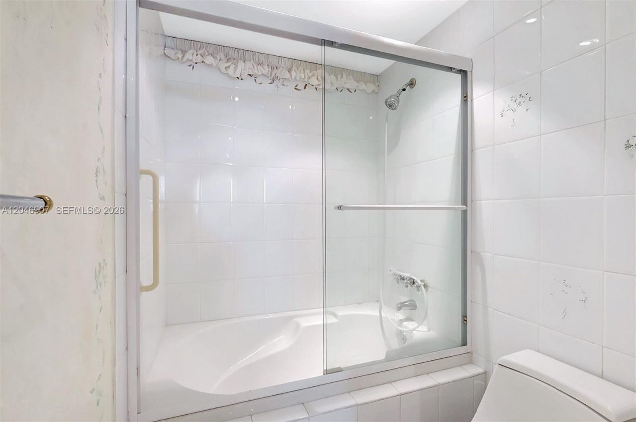 5005 Collins Ave, Unit 1224, Miami Beach, FL 33140 Photo