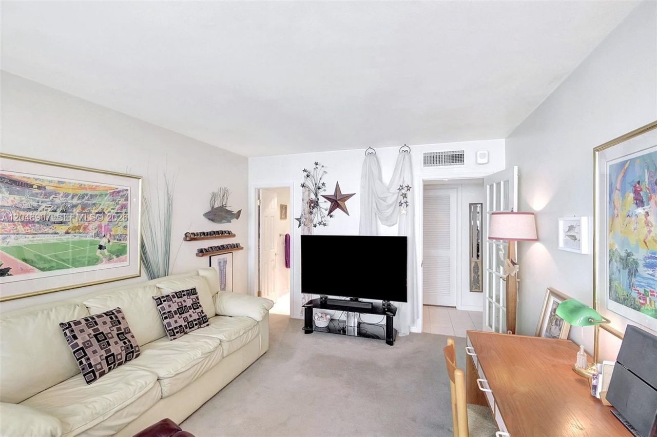 5005 Collins Ave, Unit 1224, Miami Beach, FL 33140 Photo