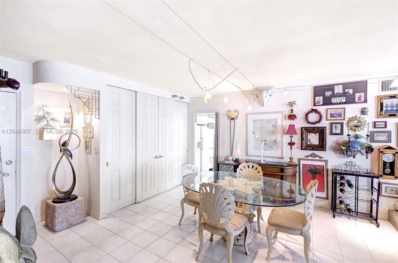 5005 Collins Ave, Unit 1224, Miami Beach, FL 33140 Photo