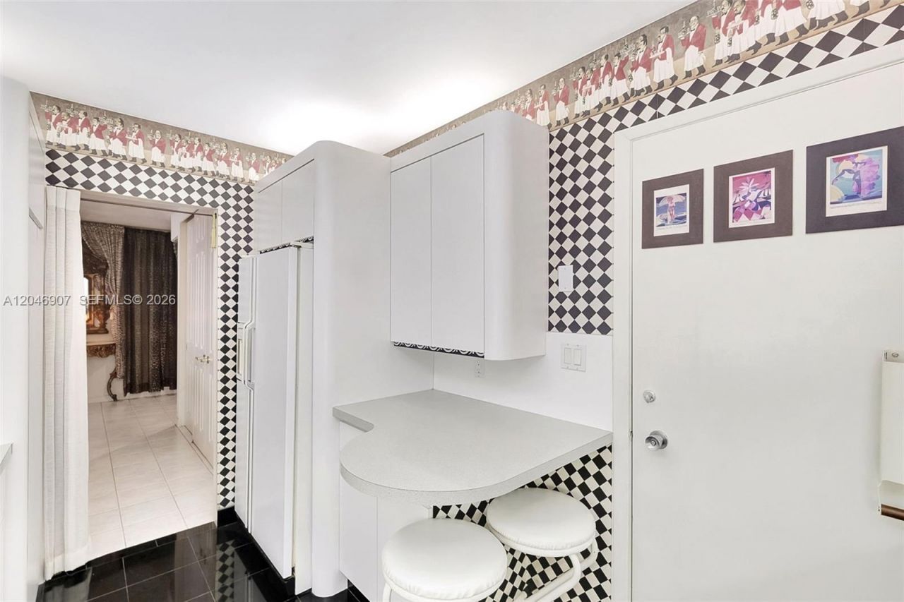 5005 Collins Ave, Unit 1224, Miami Beach, FL 33140 Photo