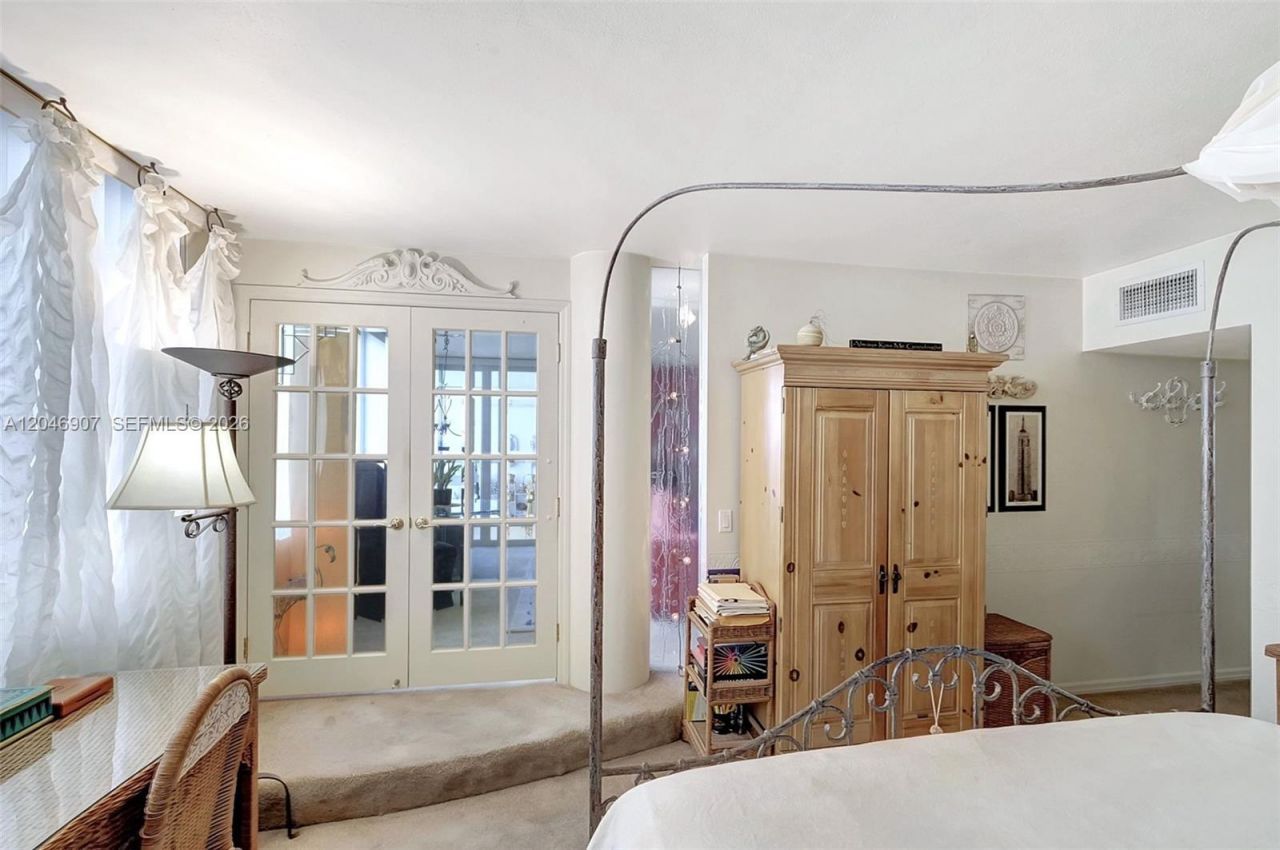 5005 Collins Ave , Unit 1224, Miami Beach, FL 33140 Photo