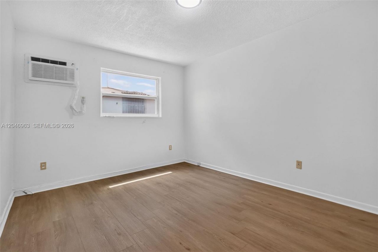 458 SW 9th St, Unit 1, Miami, FL 33130 Photo