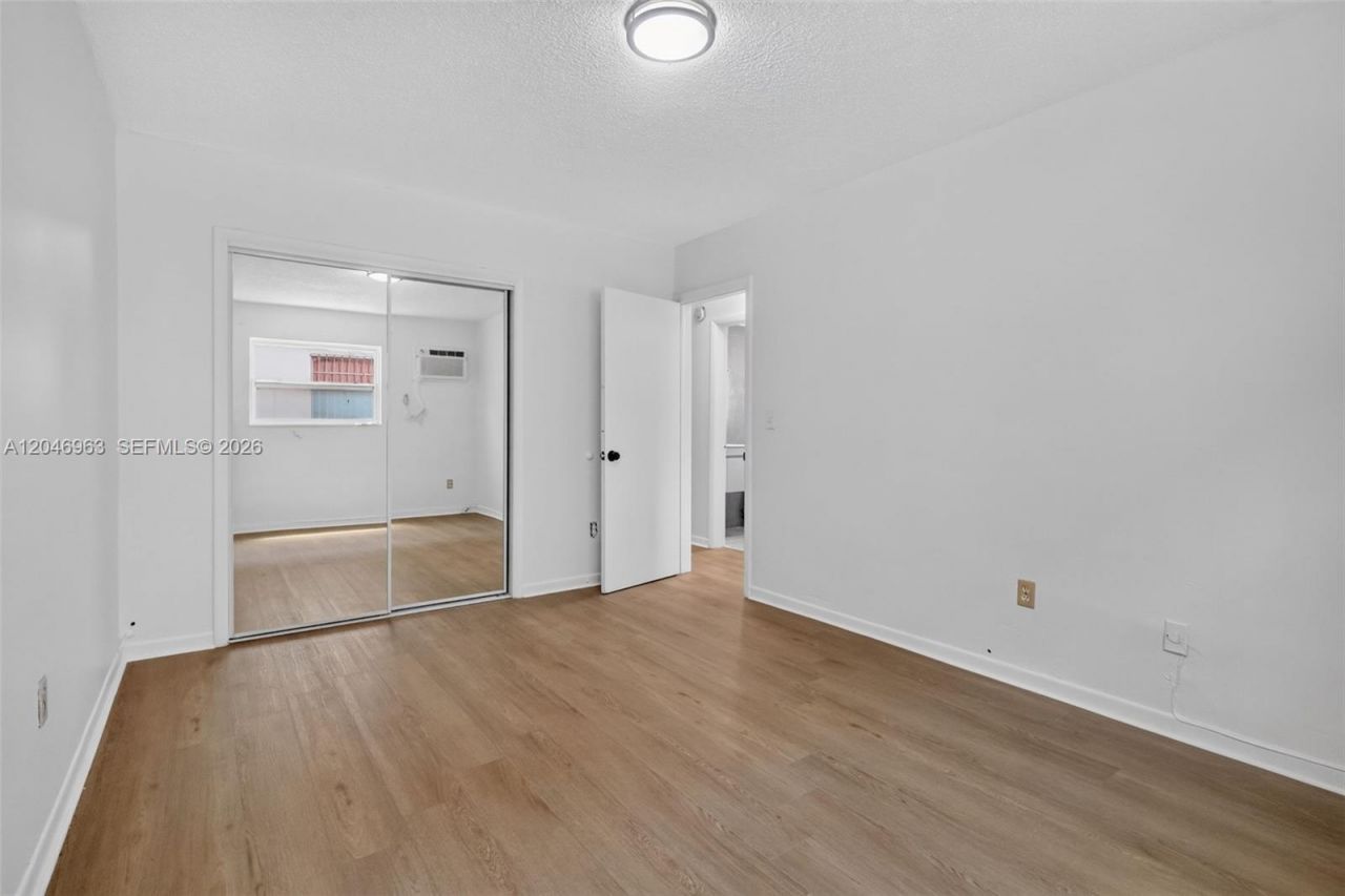 458 SW 9th St, Unit 1, Miami, FL 33130 Photo
