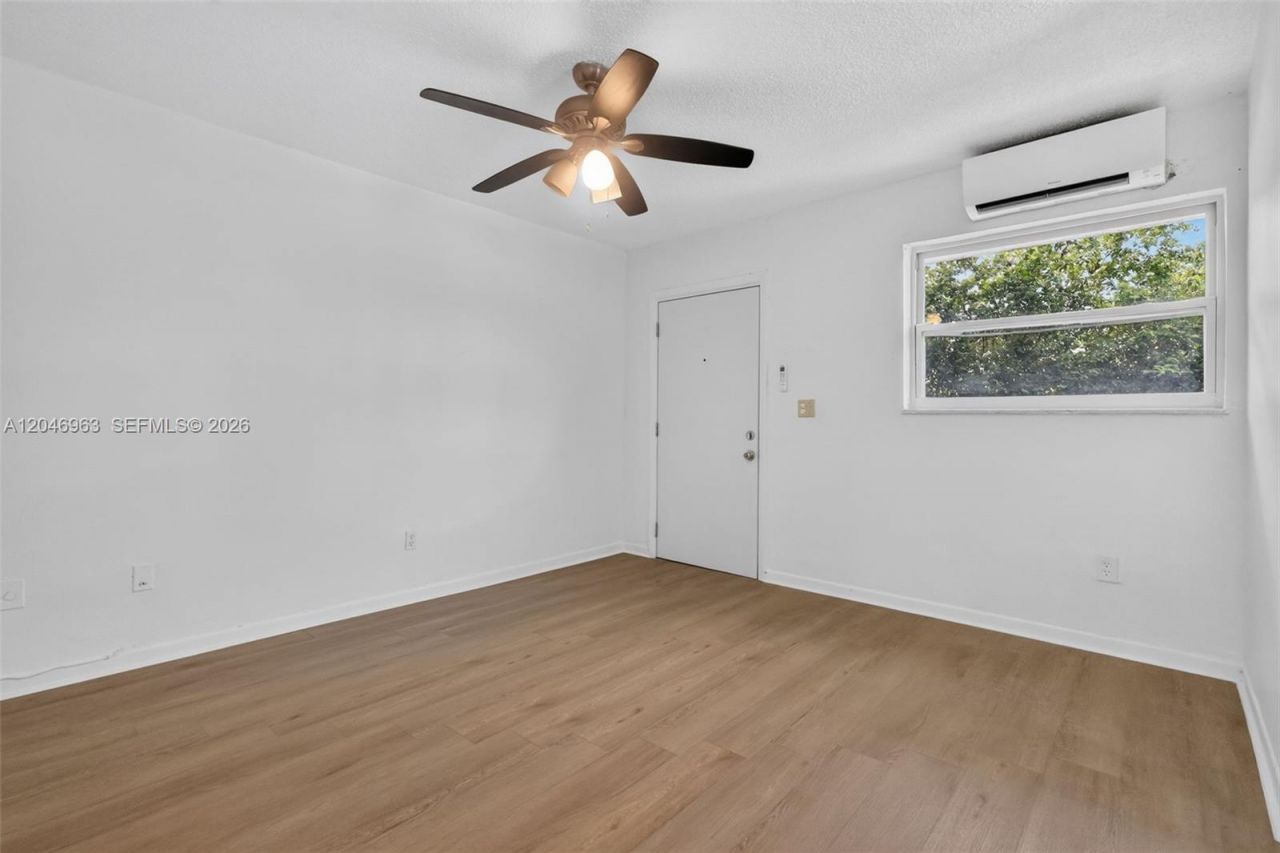 458 SW 9th St, Unit 1, Miami, FL 33130 Photo