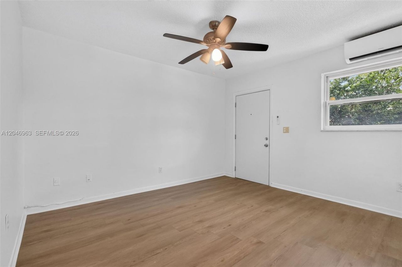 458 SW 9th St, Unit 1, Miami, FL 33130 Photo