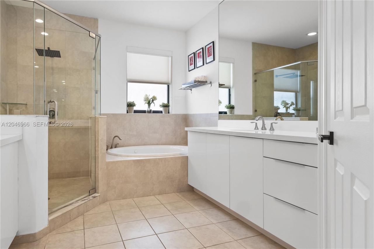 8774 NW 103rd Ave, Doral, FL 33178 Photo
