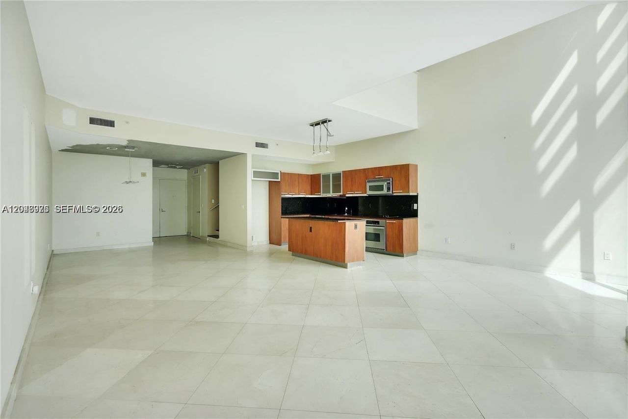 3131 NE 188th St , Unit 1-1205, Aventura, FL 33180 Photo