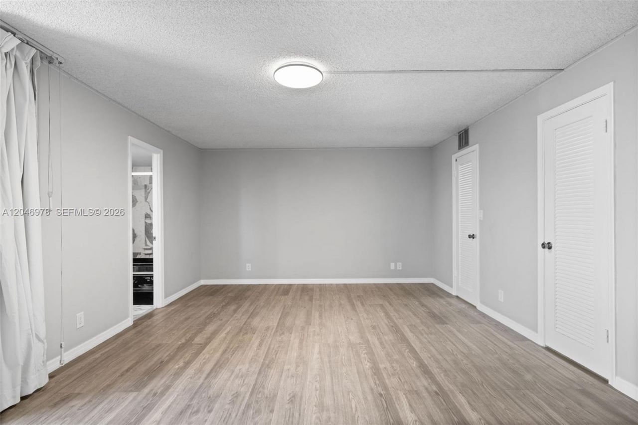 2408 NE 10th St, Unit 122, Hallandale Beach, FL 33009 Photo