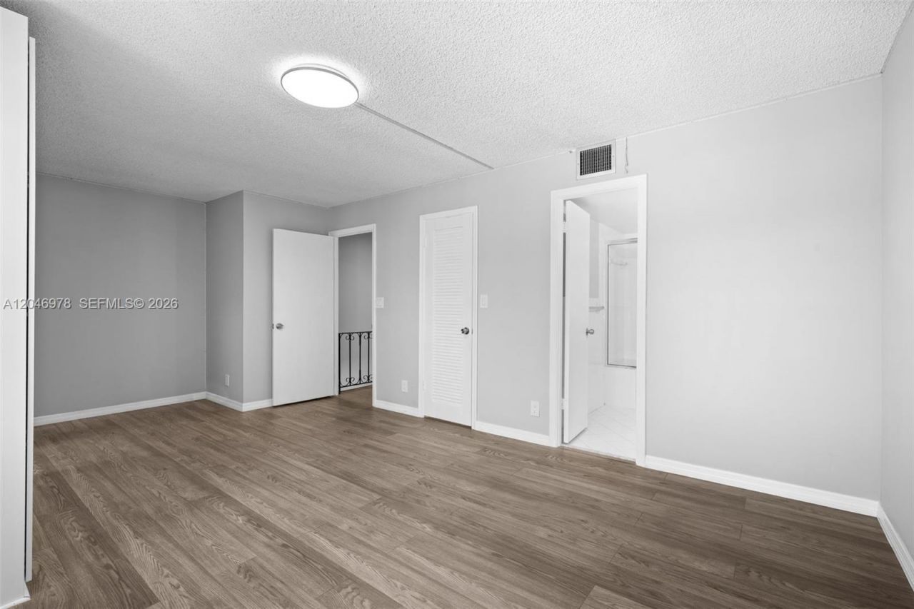 2408 NE 10th St, Unit 122, Hallandale Beach, FL 33009 Photo