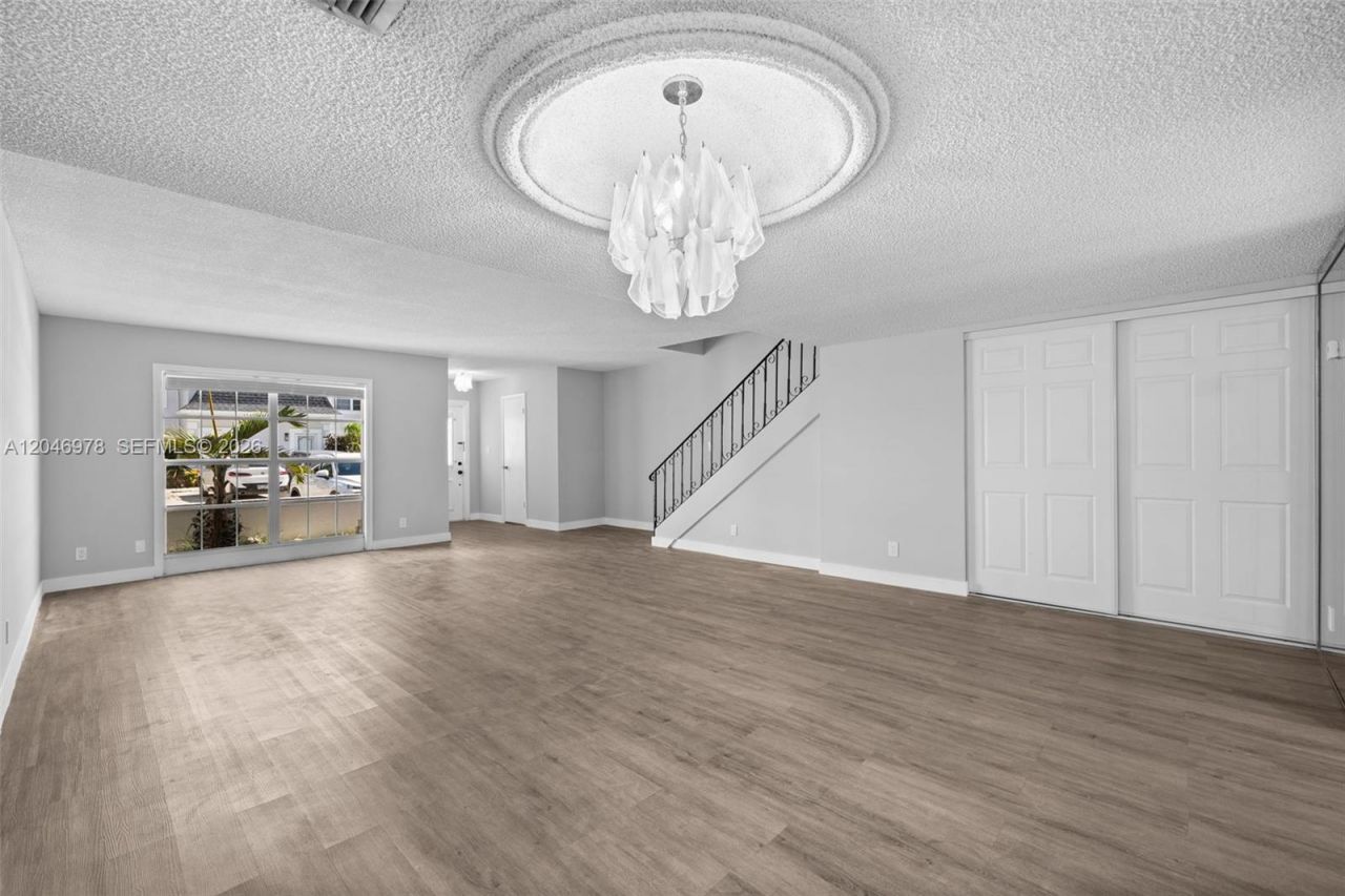 2408 NE 10th St, Unit 122, Hallandale Beach, FL 33009 Photo