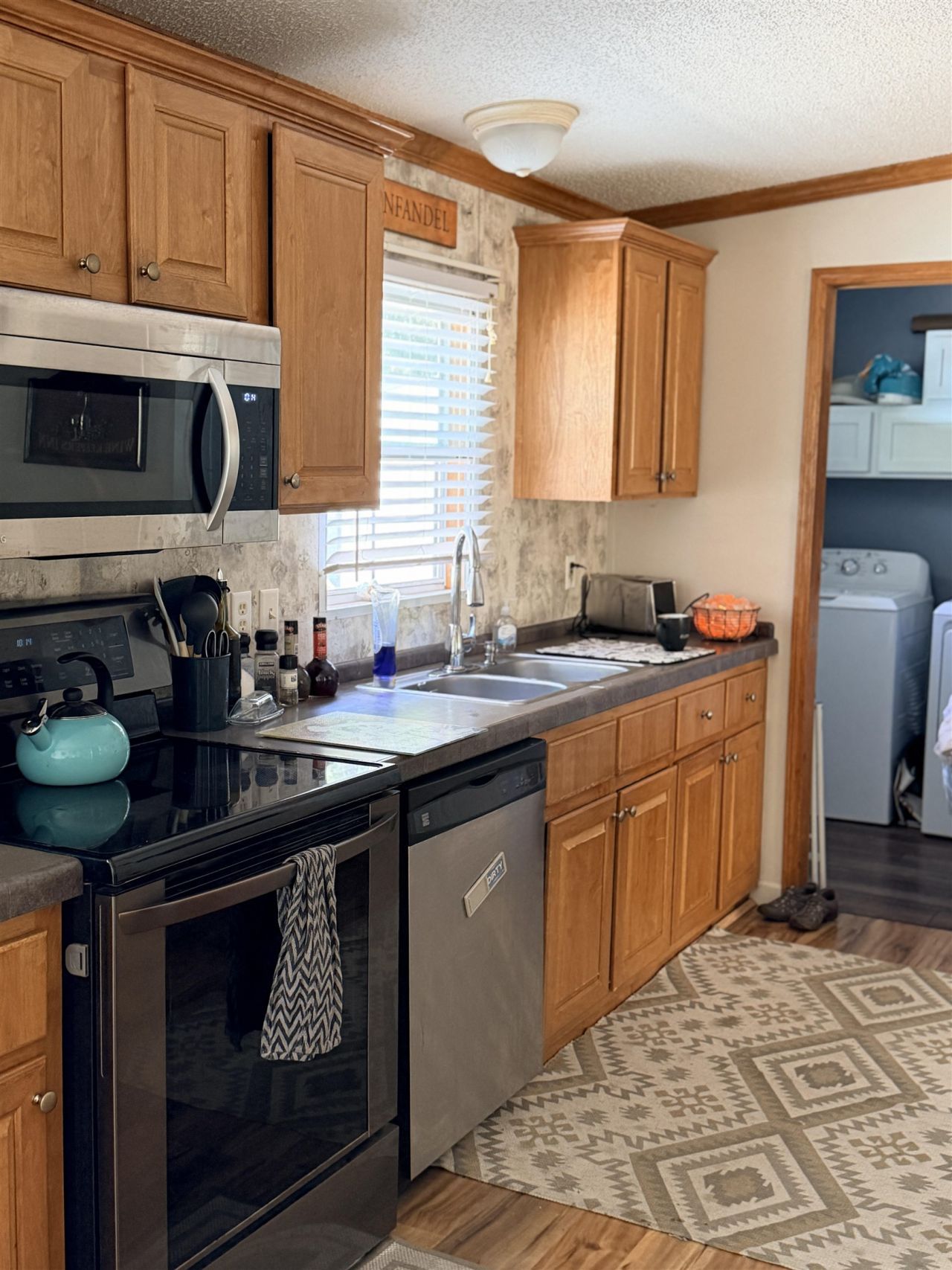3247 Red Bird Ln. Photo 10