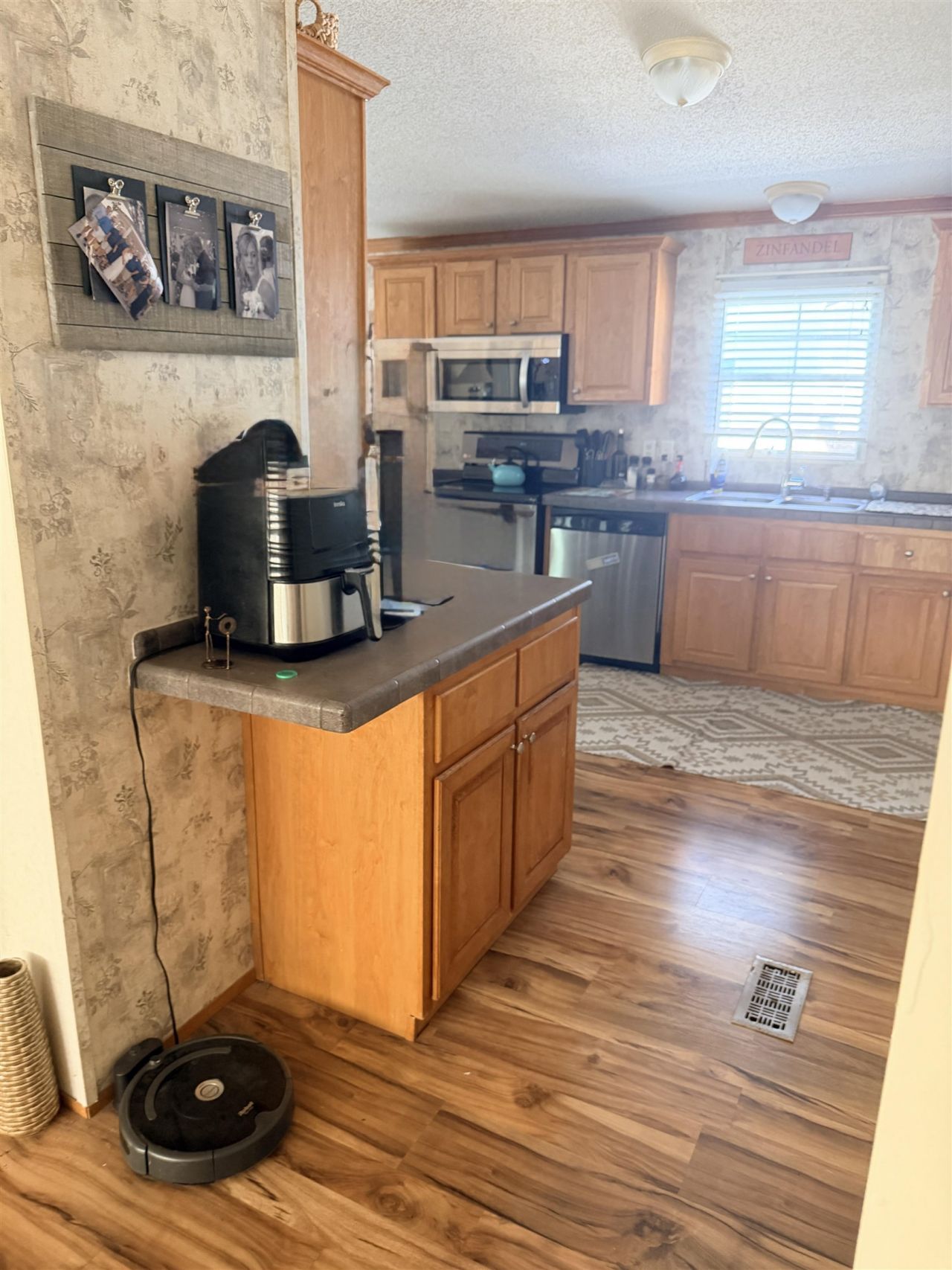 3247 Red Bird Ln. Photo 12
