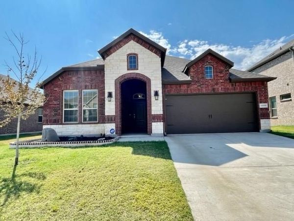 11000 Glover Lane , Aubrey, TX 76227