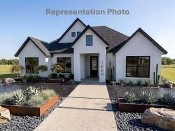 1632 W Wintergreen Road, Lancaster, TX 75134