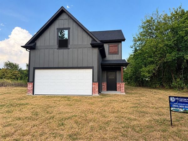 305 Augustus Street, Trenton, TX 75490