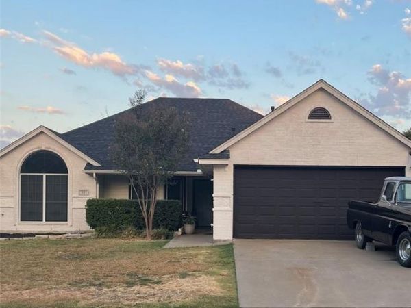 521 Wild Springs Drive, Midlothian, TX 76065
