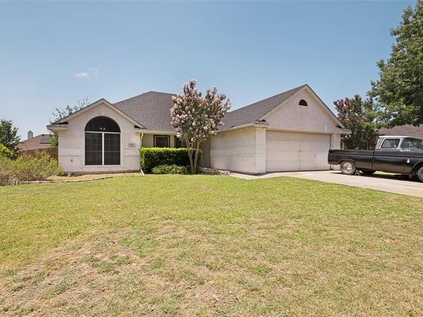 521 Wild Springs Drive, Midlothian, TX 76065