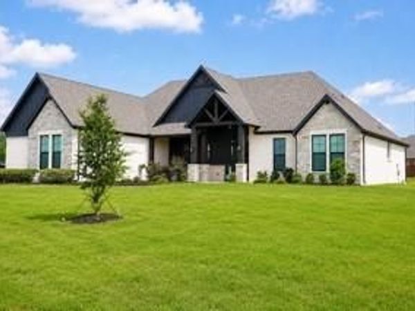 4017 Lagos Drive, Midlothian, TX 76065