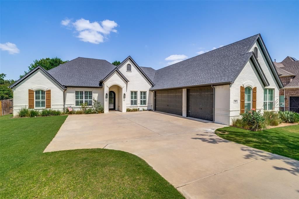 104 Falcon Crest Drive, Kennedale, TX 76060 Main Photo