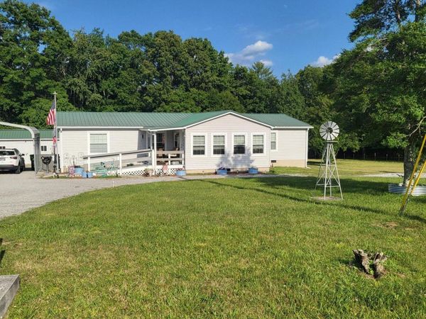 63 Cherry St, Crossville, TN 38572