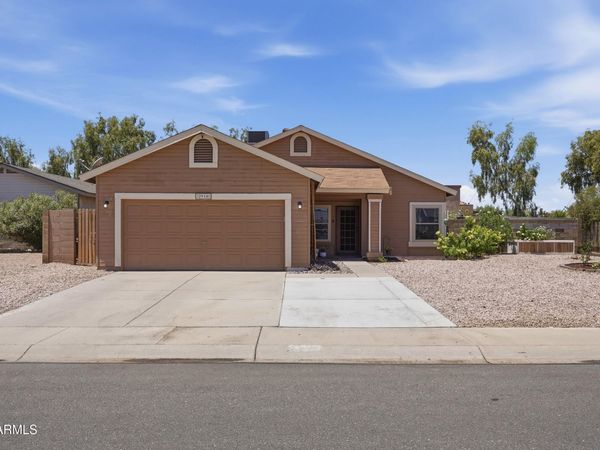 2910 N VILLAS Lane, Chandler, AZ 85224