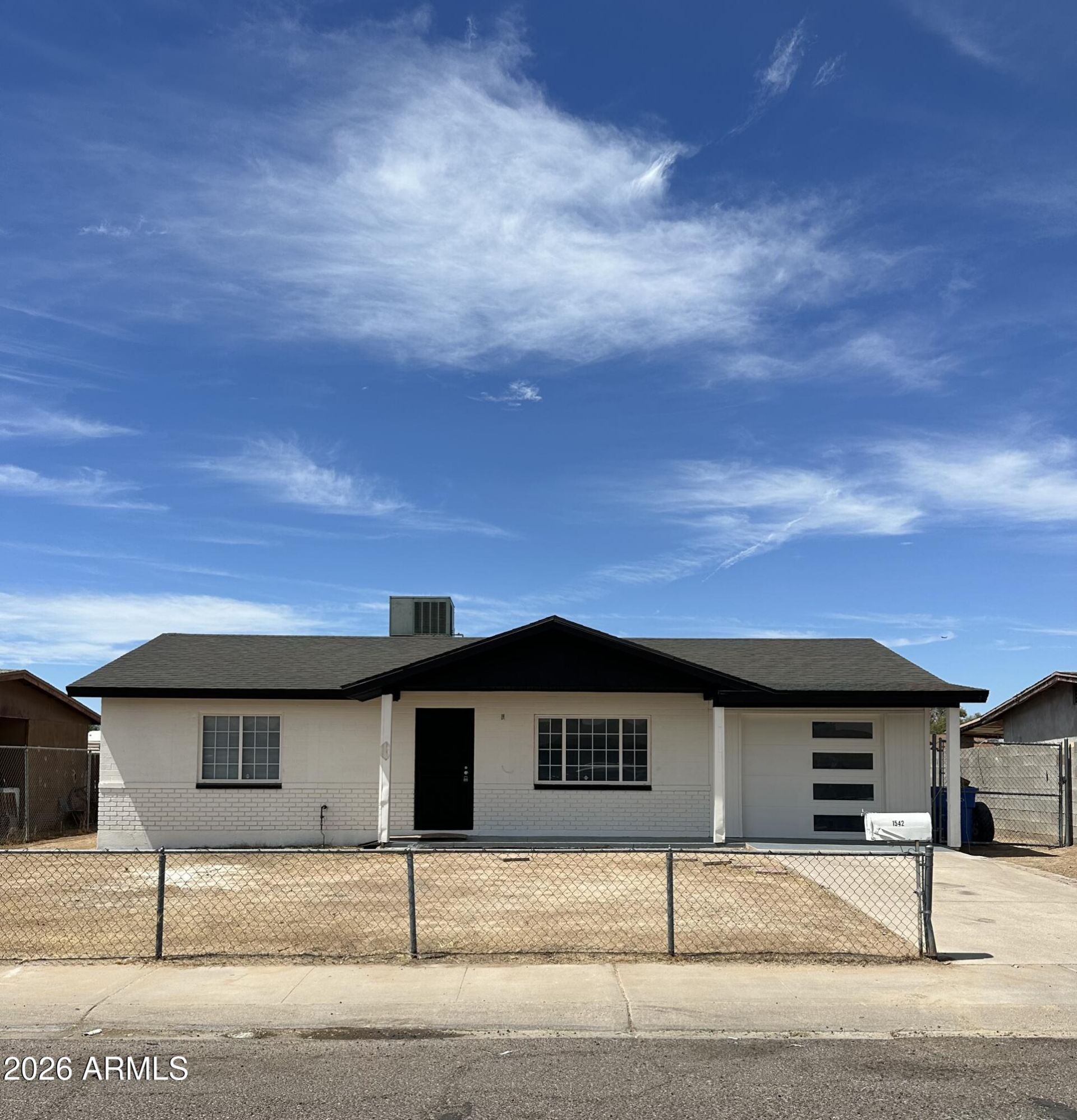 1542 W Carson Road, Phoenix, AZ 85041 Main Photo